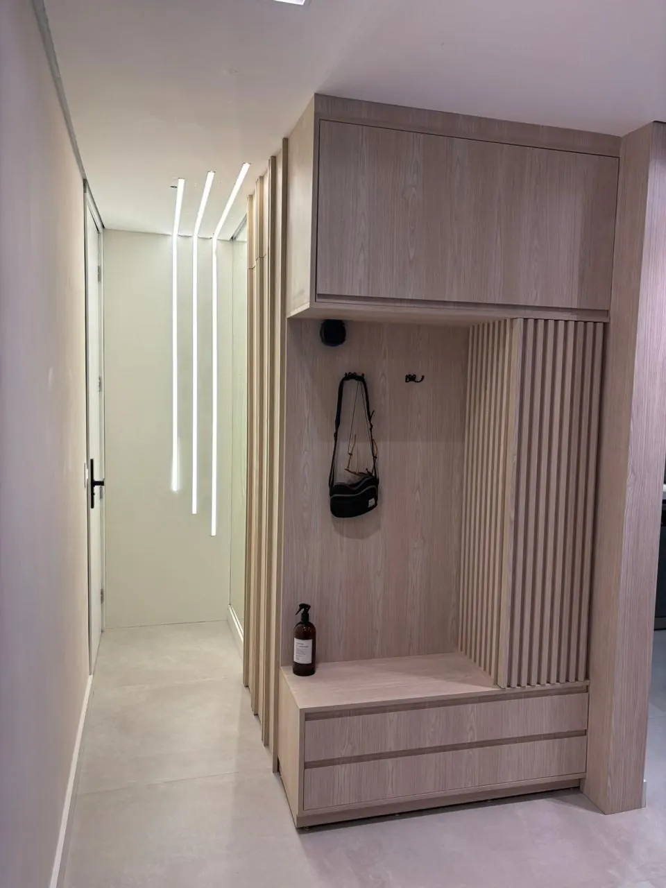 Marcenaria no hall